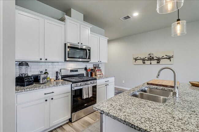 Building Photo - 7213 Adler Dr