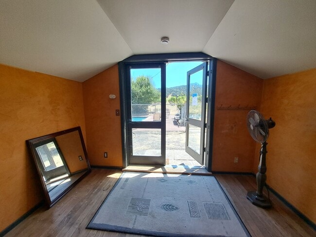 Building Photo - Living that Country Life in Napa - Close t...