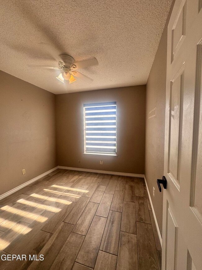 Building Photo - 701 Porras Dr