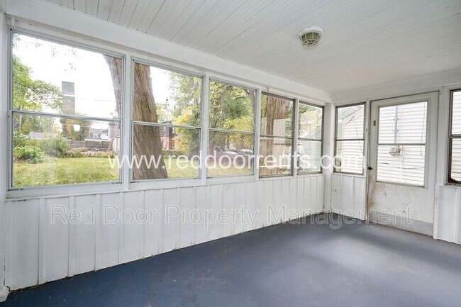 Building Photo - 3907 E 38th St