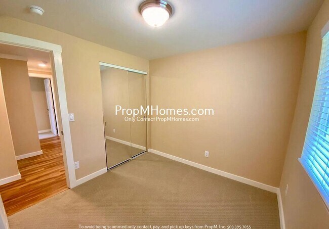 Building Photo - Charmingly Updated Three Bedroom Home in South Hillsboro!