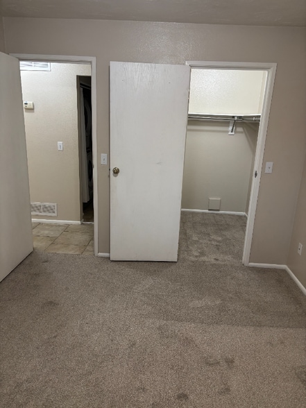 Building Photo - 31 E River Haven Cir