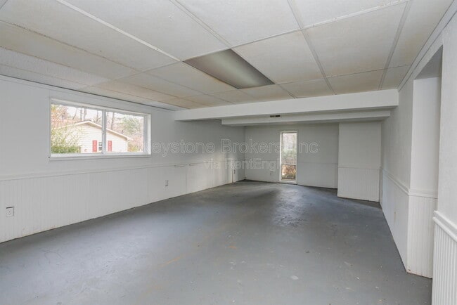 Building Photo - 2700 Creekview Point NW