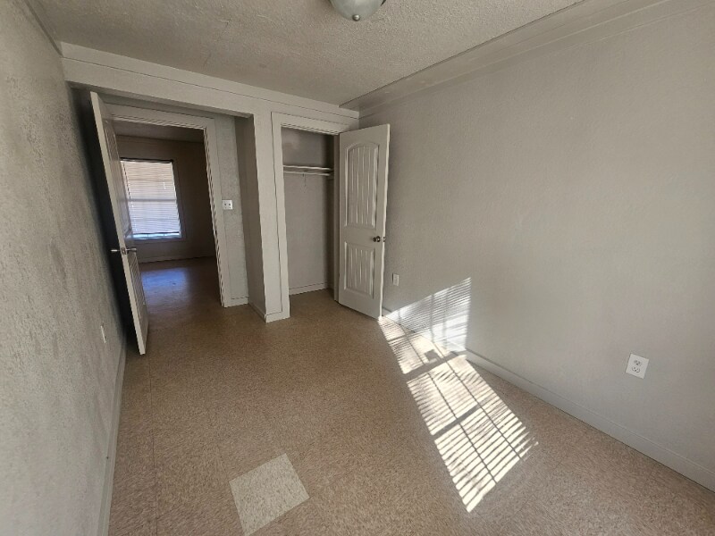 Building Photo - 224 NE 2nd St