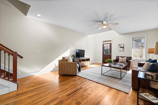 Building Photo - 975 N 6th St