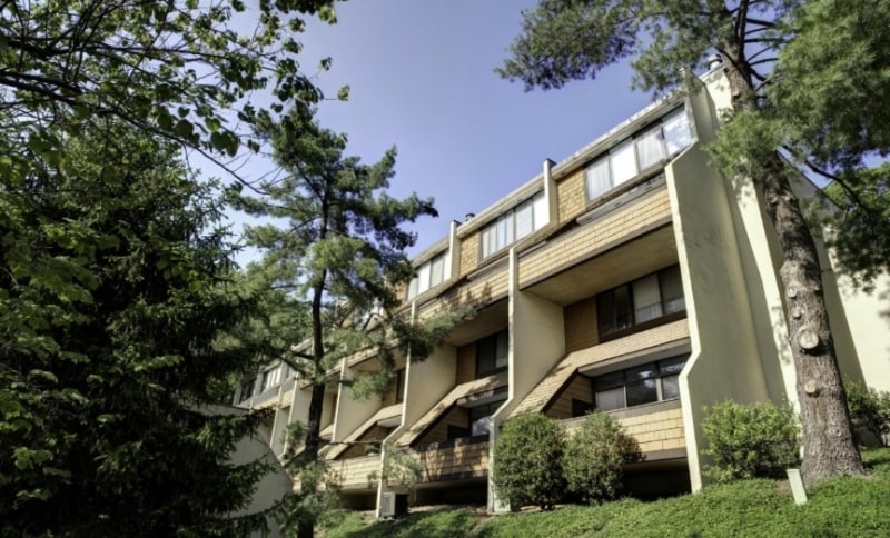 Building Photo - 2108 S Quincy St