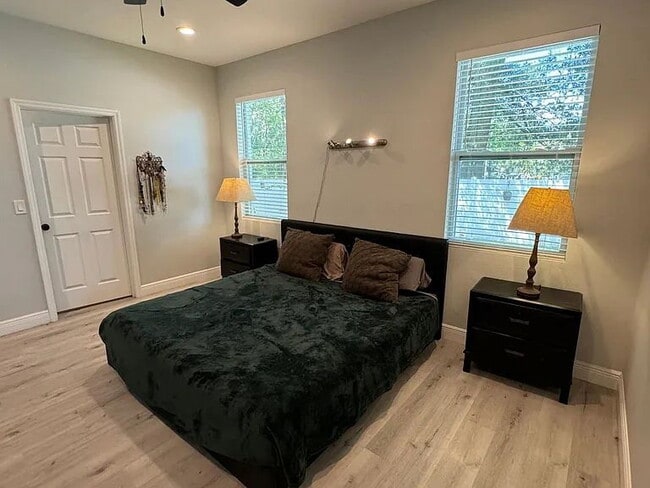 Building Photo - BRAND NEW HOME 2022 - All new appliances! Home is fully furnished!