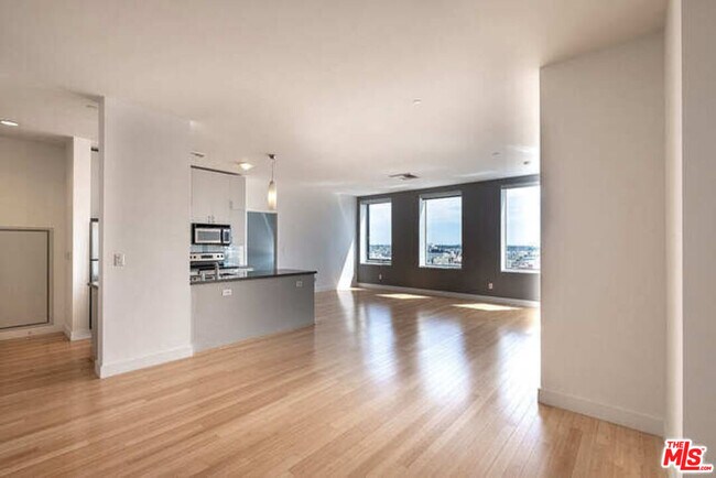 Building Photo - 3810 Wilshire Blvd