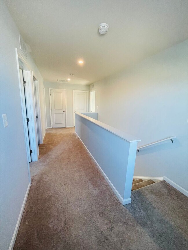 Building Photo - 2065 Tailor Dr