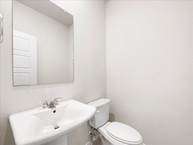 Building Photo - PRICE REDUCTION. 4-bed 2.5-bath 2714 sqft house located in DR Horton's Millstone subdivision