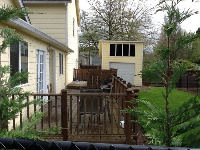 Building Photo - 2915 NE 53rd St