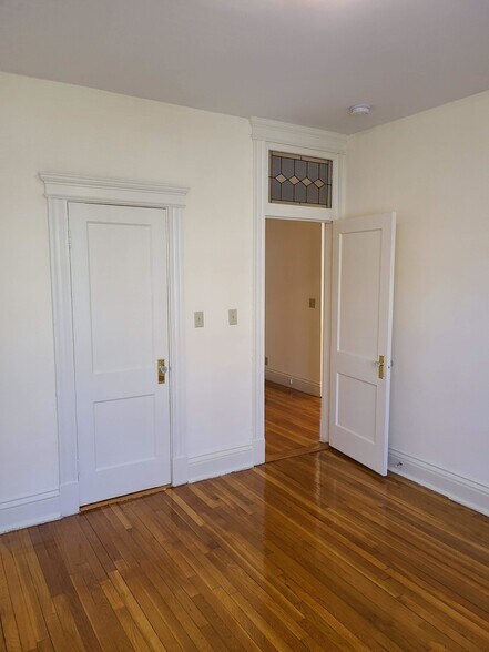 Building Photo - 19 Peterborough St