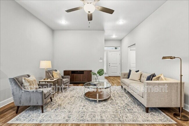 Building Photo - 2816 Orchid Dr