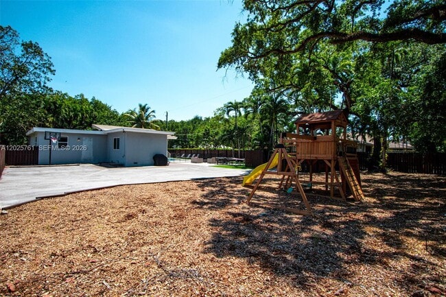 Building Photo - 3981 SW 58th St