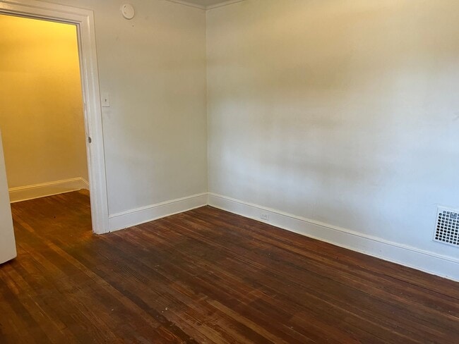 Building Photo - 3 Bedroom 1 Bath Home in Lancaster City