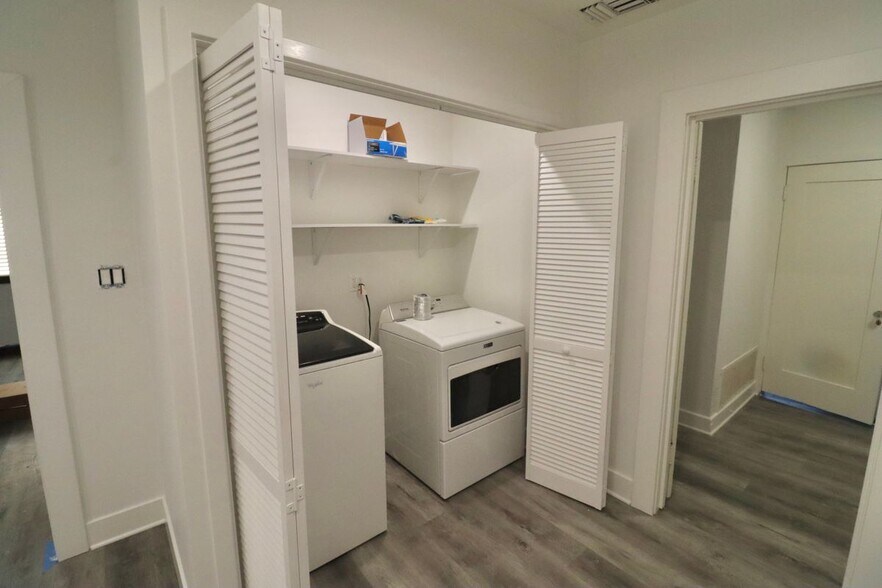 Building Photo - 3150 Lime St