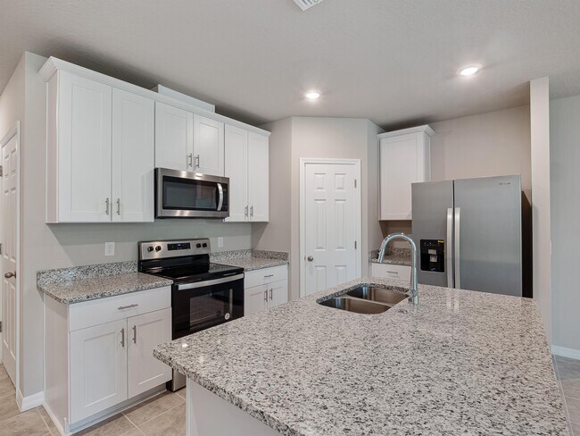 Building Photo - 658 Legacy Lp