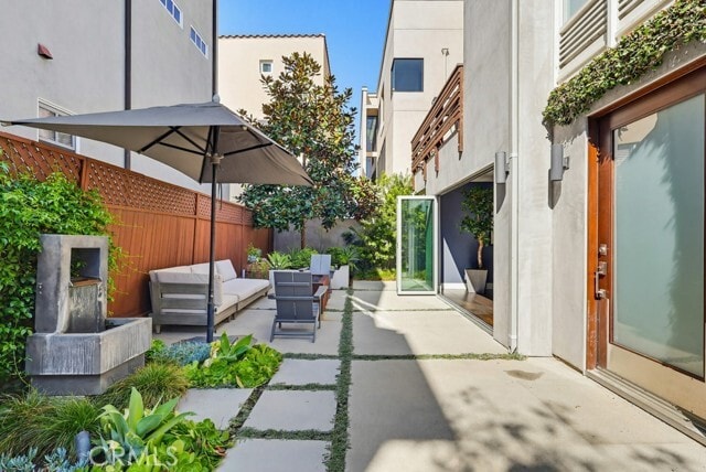 Building Photo - 6713 E Ocean Blvd