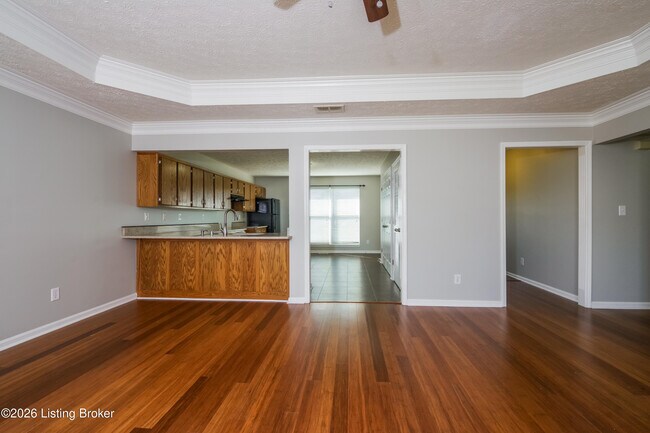 Building Photo - 5220 Plume Dr