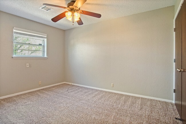 Building Photo - 3621 Wynn Cir