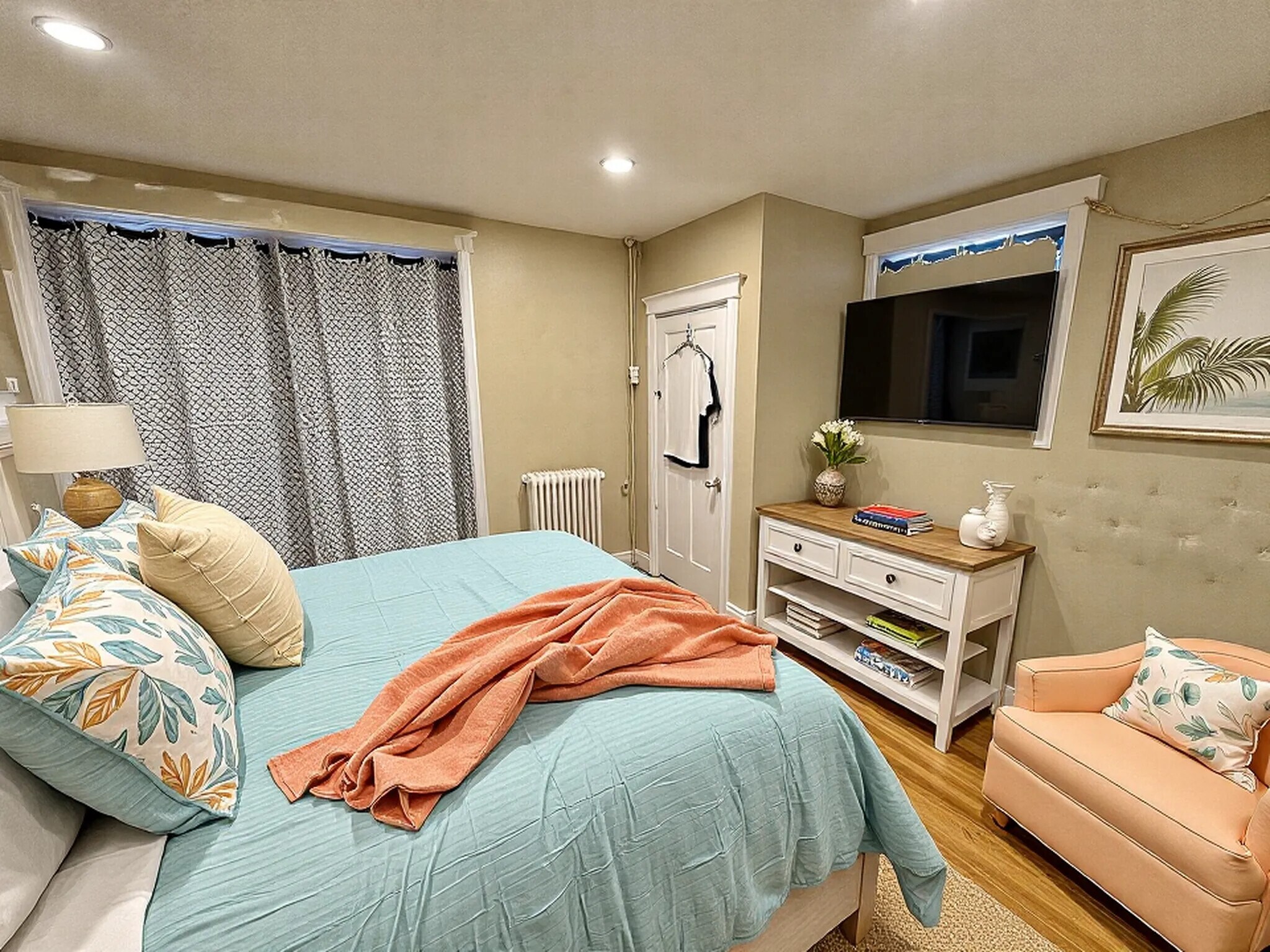 Building Photo - 56 Egmont St