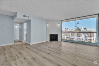 Building Photo - 725 N Royal Crest Cir