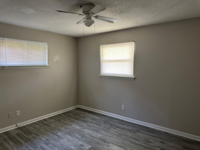 Building Photo - 3814 Cherwood Ln