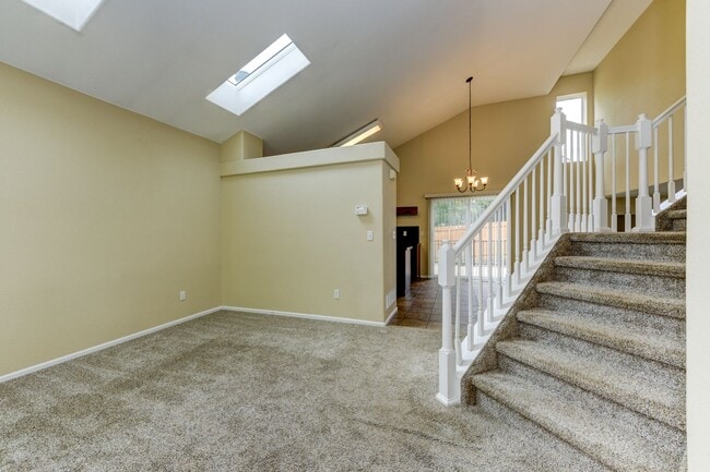 Building Photo - Beautifully Updated 3-Bed Home in Arapahoe...