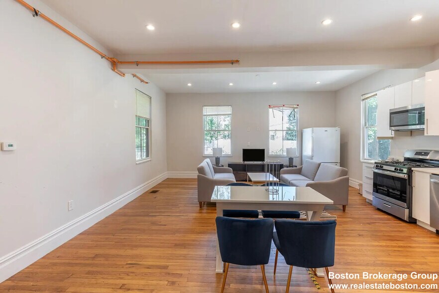 Building Photo - 89 Cedar St