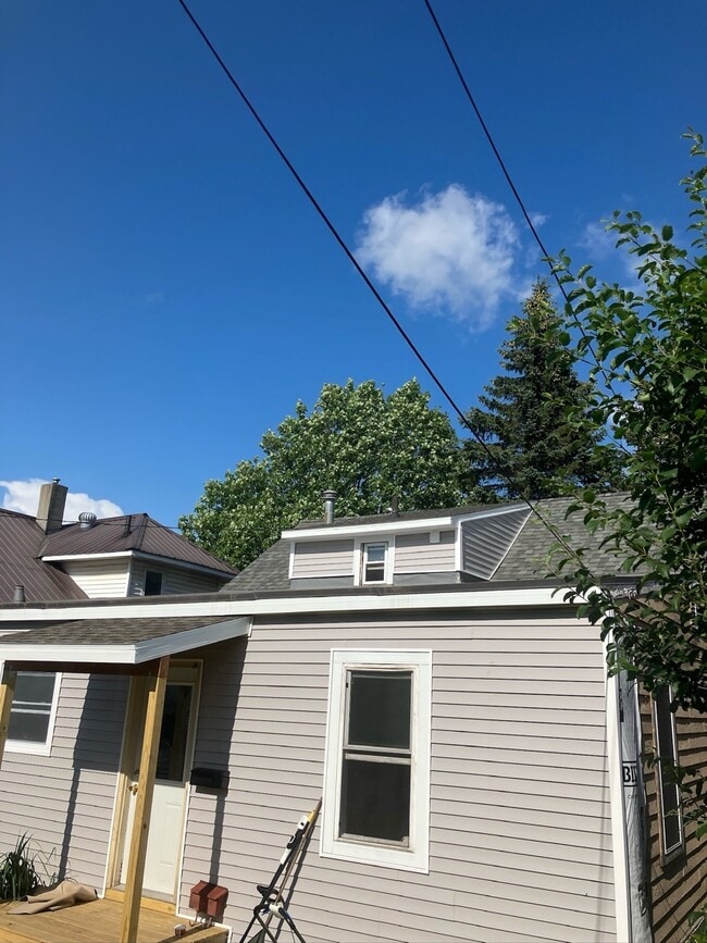 Building Photo - 1408 Ashmun St