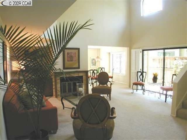 Building Photo - Spacious Modern Townhouse in the Desirable...