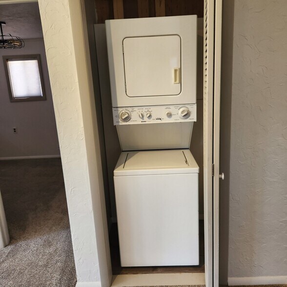 Building Photo - 1409 Old Wagon Rd