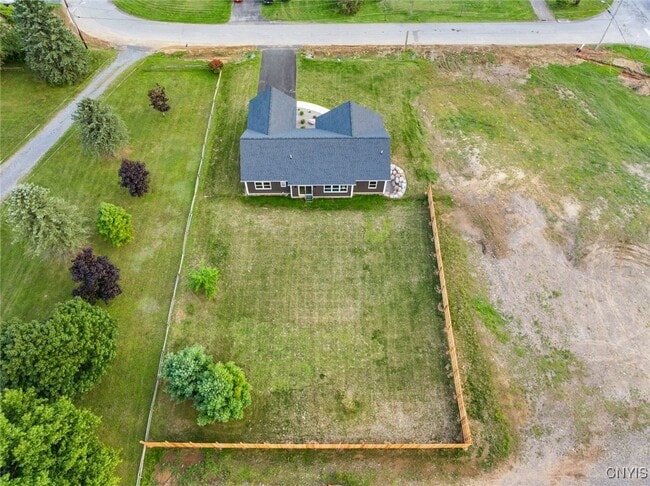 Building Photo - 6251 Meadow Dr