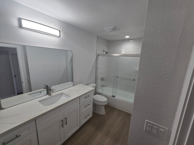 Building Photo - Remodeled Townhouse in La Mesa - 3 Bedrooms