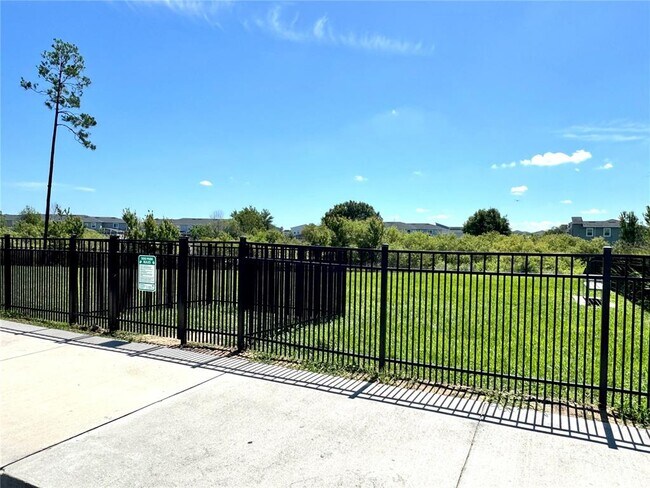 Building Photo - 235 Nine Iron Dr