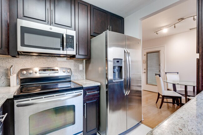 Building Photo - 509 Capri Dr