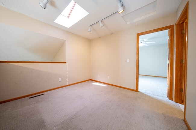 Building Photo - 17870 Cobblestone Way