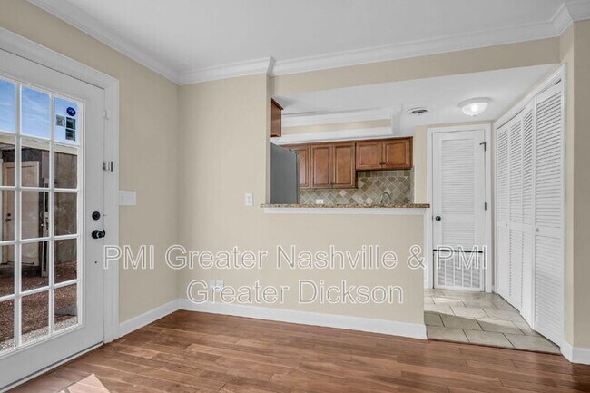 Building Photo - 8207 Sawyer Brown Rd