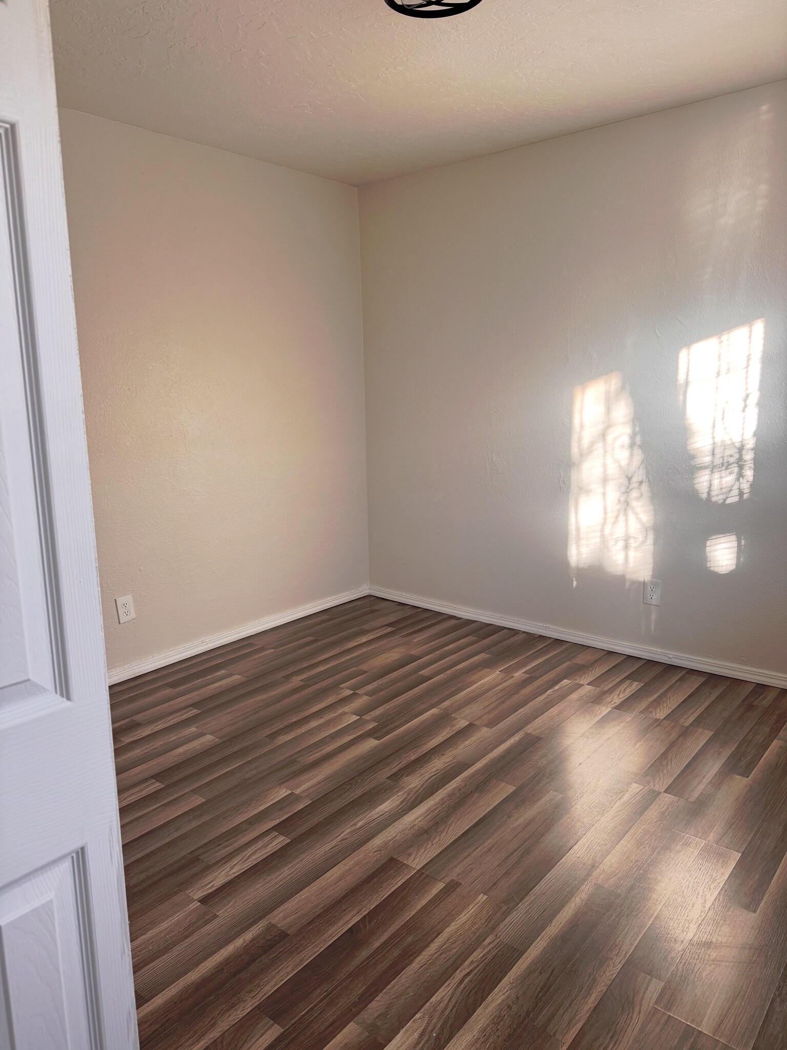 Building Photo - 1013 Dickerson Dr SE