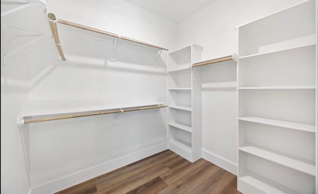 Building Photo - 4624 Mayflower St