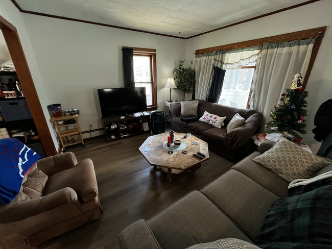 Building Photo - Must-See 4 BR/1.5 BA off-campus home