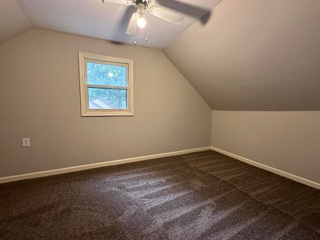 Building Photo - 1531 Cordova Rd