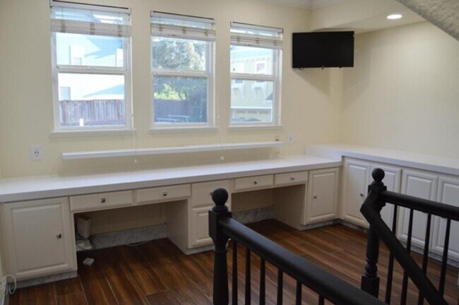 Building Photo - Elegant and Luxurious Rental Home in Hercules