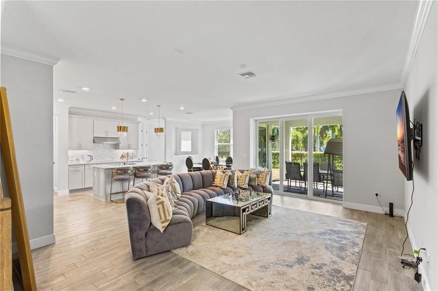 Building Photo - 4022 Large Leaf Ln