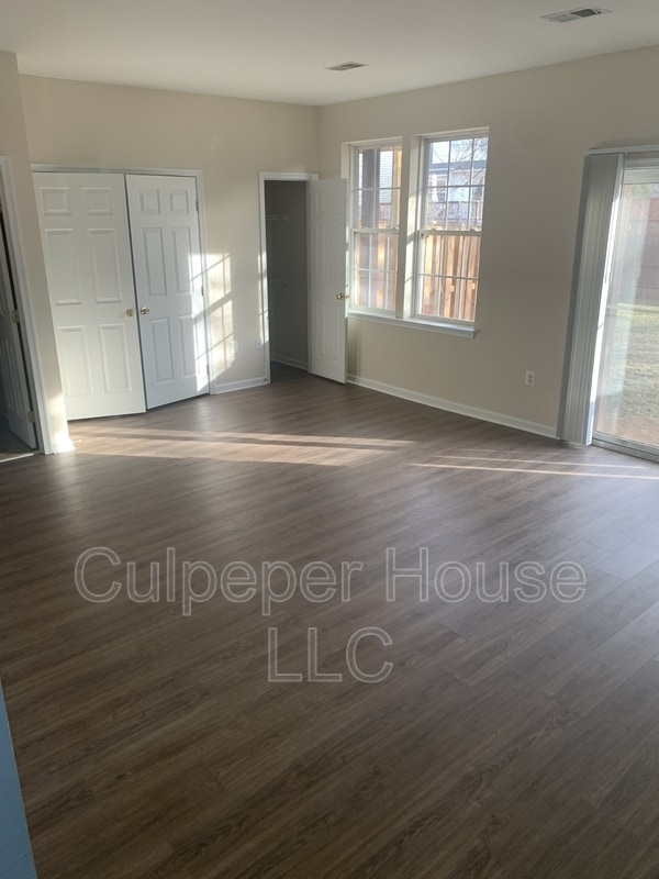 Building Photo - 43771 Maison Blanc Square