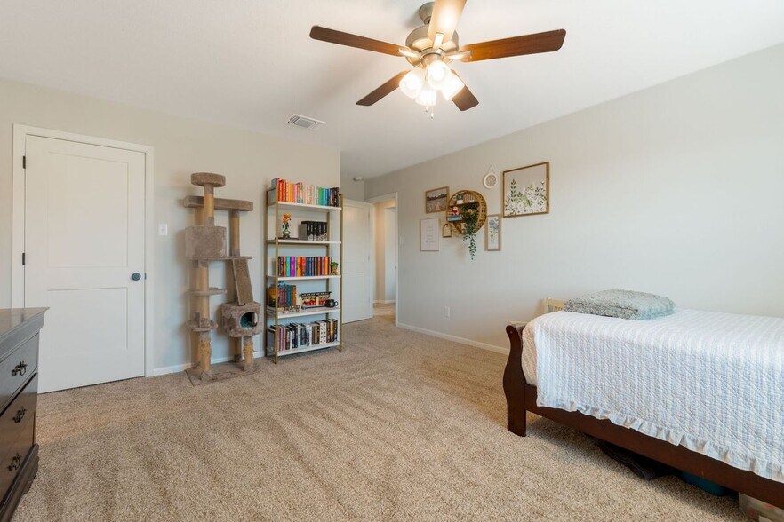 Building Photo - 2011 Cutleaf Dr