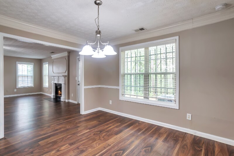 Building Photo - 3999 Riverside Pkwy