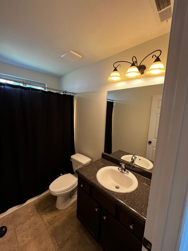 Building Photo - Beautiful 4 bedroom 2 bath in Phenix City, AL