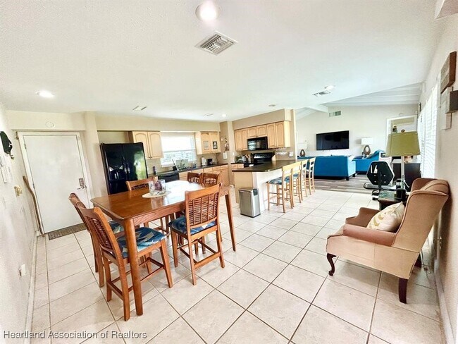 Building Photo - 120 Happiness Ave