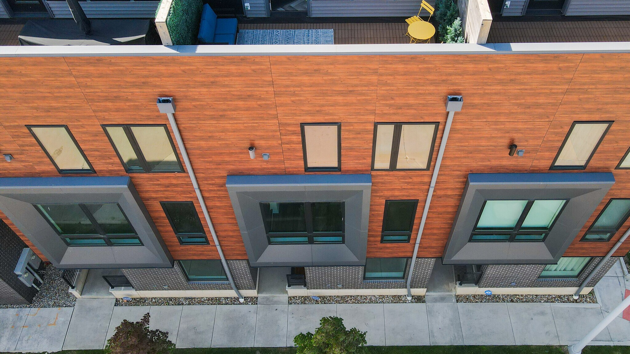 Building Photo - 1446 E 15th St